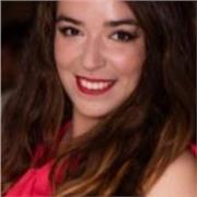 No tengo experiencia como profesora, pero me encanta enseñar y hacer que los peques disfruten la ciencia como yo la disfruto.